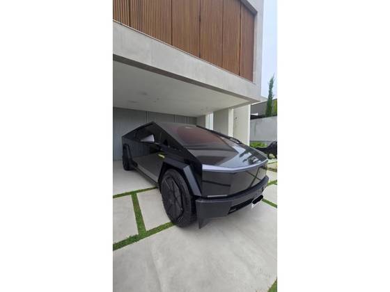 TESLA CYBERTRUCK 122,4 KW ELÉTRICO AWD